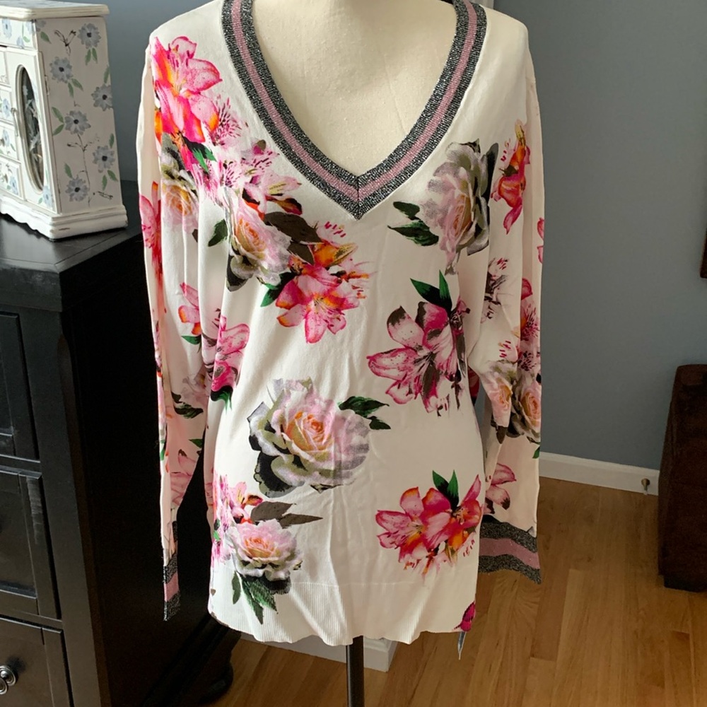🌺I.N.C. WOMAN FLORAL TOP🌺